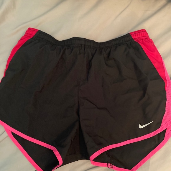 NIKE PINK RUNNING SHORTS - Picture 1 of 3